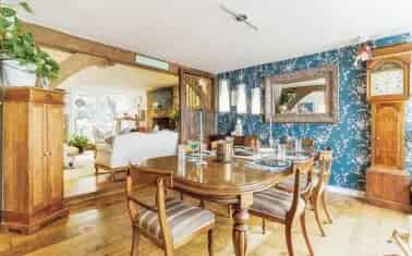 Charming Family Home in Stoke Fleming with Coastal Views