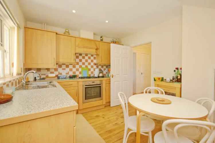 3 Bed Semi Detached House Near Seafront