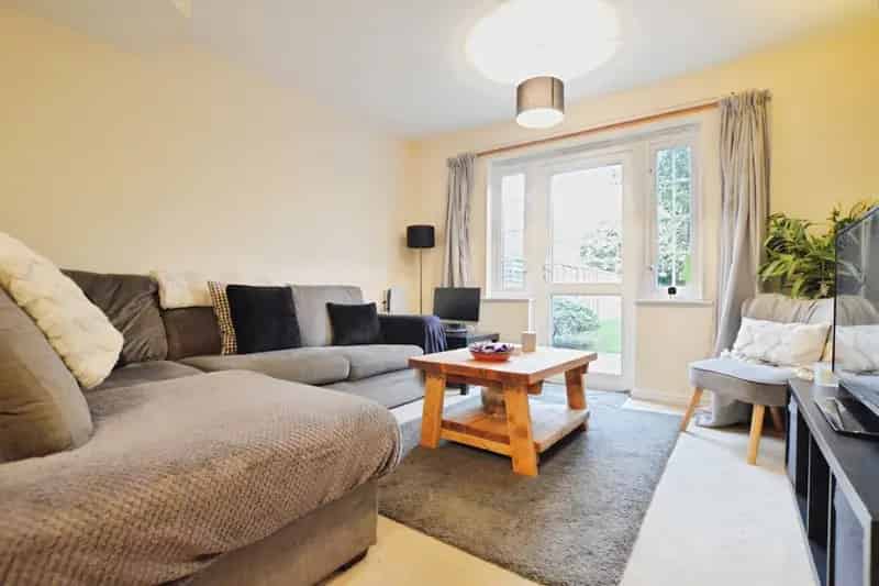 2 Bedroom House in Highfield Park Modern Home