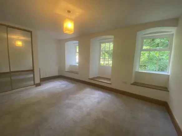 One Bedroom Converted Mill Apartment with Private Grounds