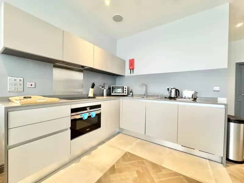 Modern Luxury Apartment All Bills Included