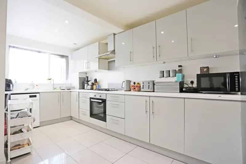 3 Bedroom Maisonette House to Rent