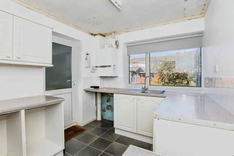 Family Home in Cul-de-sac with Garden Garage and Driveway
