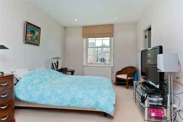 Mews house to rent in Sydney Mews, South Kensington, London SW3