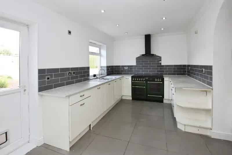 4 Bedroom House for Rent in Hanham with Parking and Garage