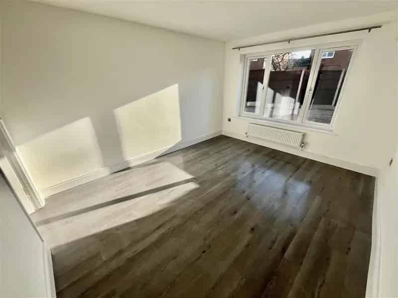 Three Bedroom House NG7 Zero Deposit Available