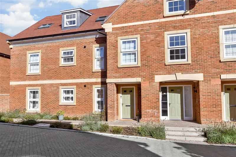 2 bedroom apartment for sale
