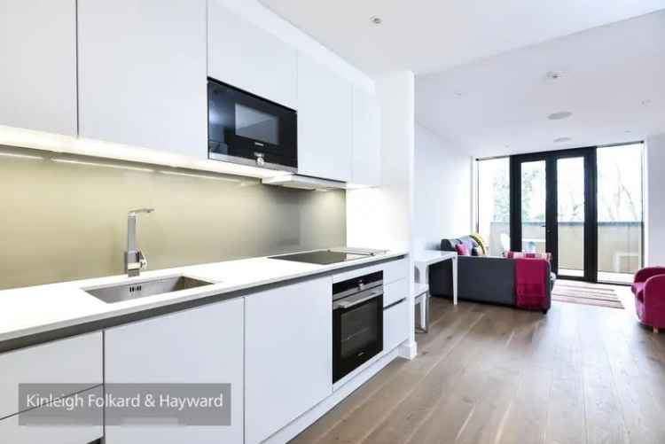 Large Double Bedroom Flat with Terrace in Muswell Hill