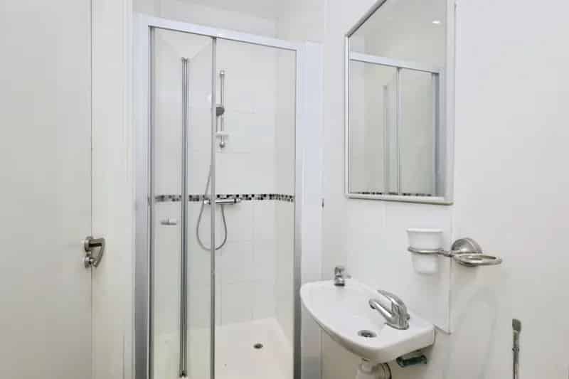 One Bedroom Flat Near Train Station Zero Deposit Option Available