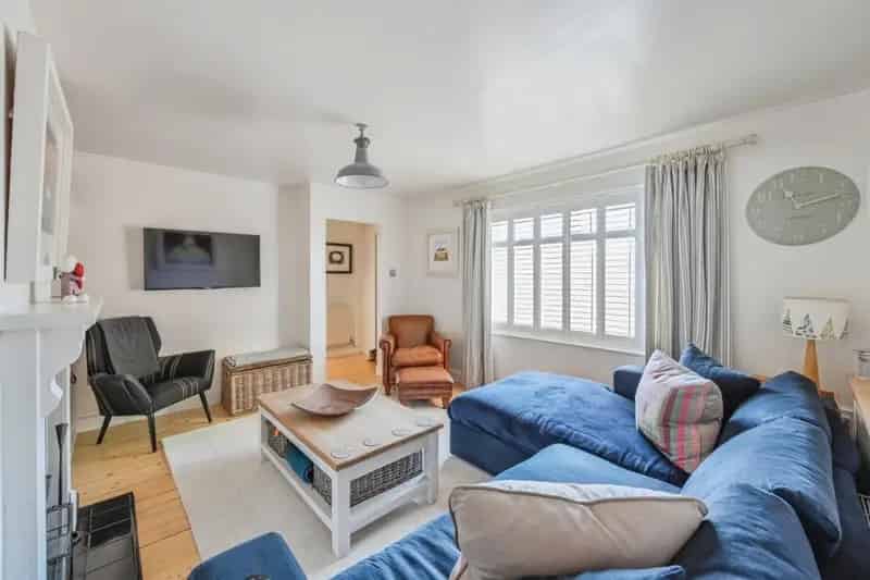 3 Bedroom Semi-Detached House in Mickleover