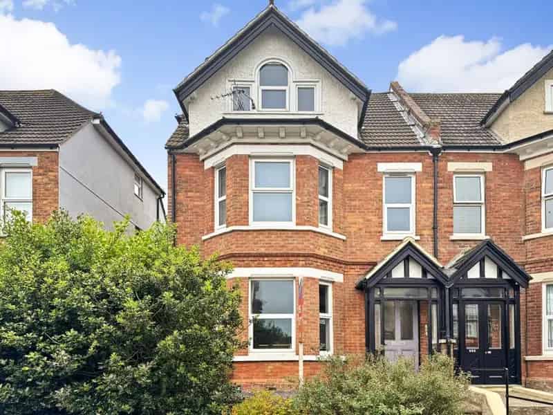 1 Bedroom Flat for Sale Folkestone Kent CT19