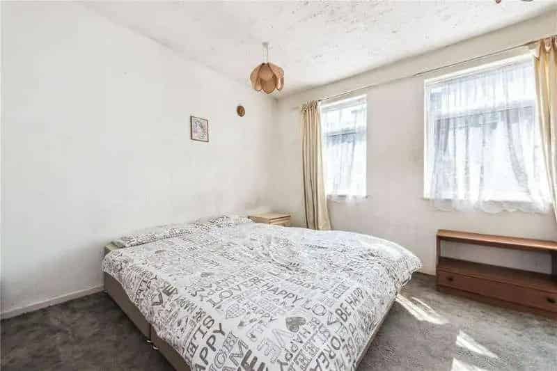2 Bed House for Sale in E9 - Refurbishment Project