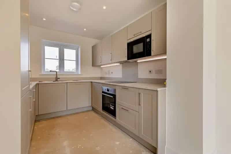 3 Bed House Open Plan Kitchen Garden Parking Attleborough