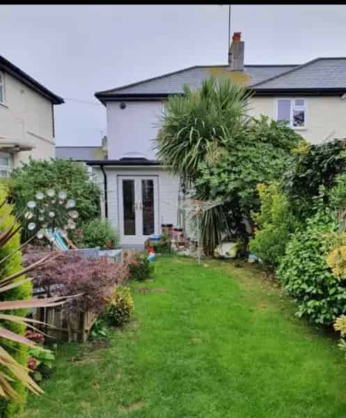 Large 2 Bed Semi Detached House with Conservatory and Drive