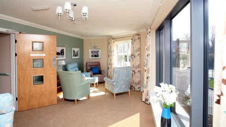 Oak Tree Lodge Care Home: Modern Residential Dementia Care in Leeds