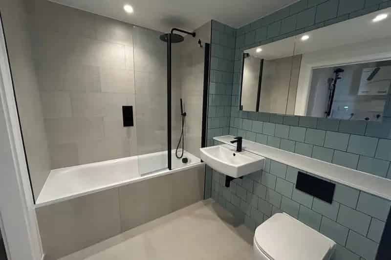 Watford 1-Bedroom Apartments Near Station Gym Cinema Rooftop Terrace