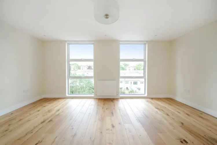 Spacious 5-Bedroom Family Home in NW3 - Chain Free