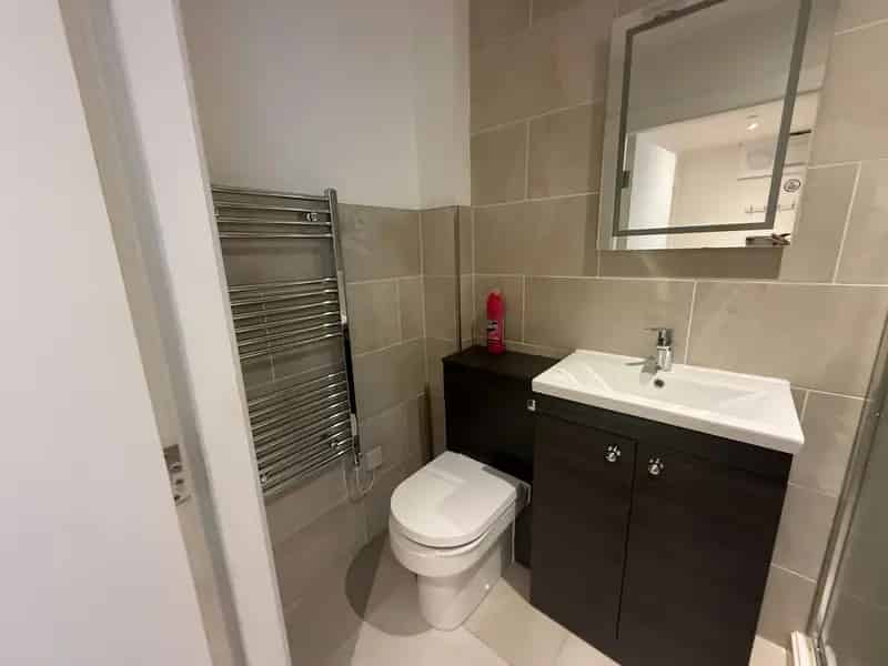 Fully Furnished Apartment with En-Suite All Bills Included
