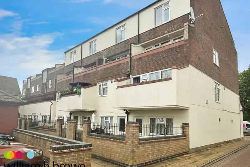 3 Bed Maisonette Near Amenities Zero Deposit Available