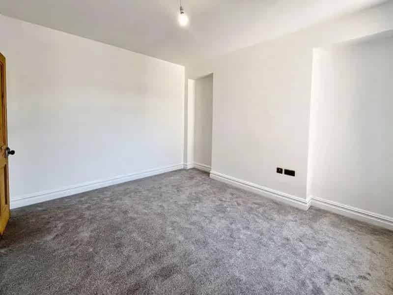 3 Bed House For Sale Near Neath Town Centre