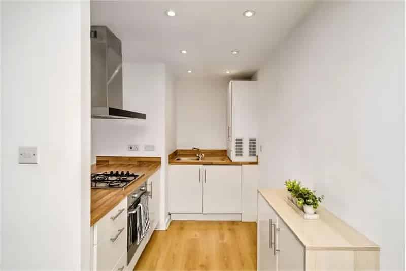 1 Bed Flat Second Floor 1 Reception Modern Development