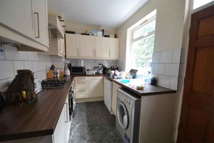 5 Bedroom Terraced House Near University of Birmingham