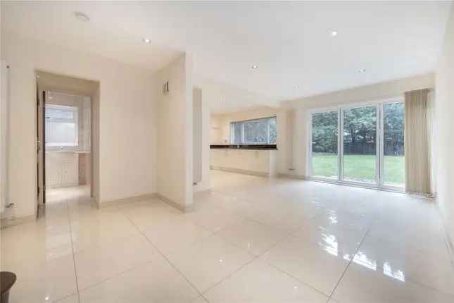 Detached house to rent in West Road, Ealing W5