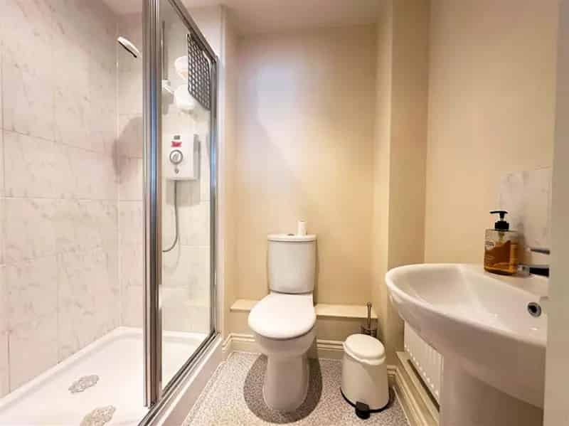 2 Bed Flat for Sale in Wendover - Perfect for First Time Buyers