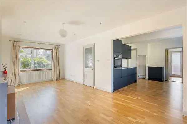 Three Bedroom Detached House Cambridge