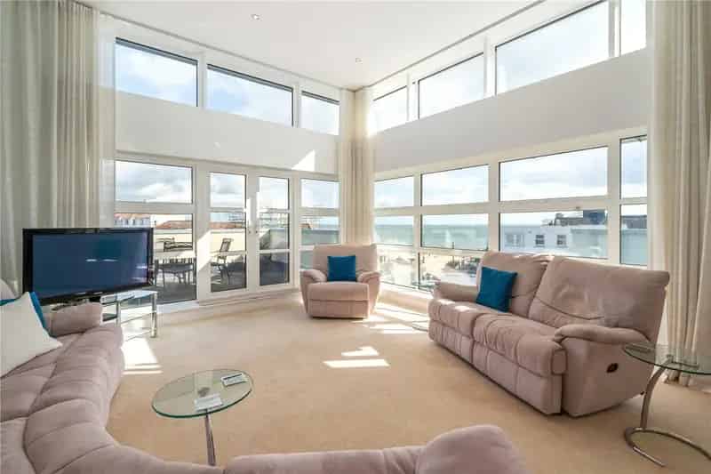 Sandbanks Luxury 2-Bed Penthouse Apartment for Sale