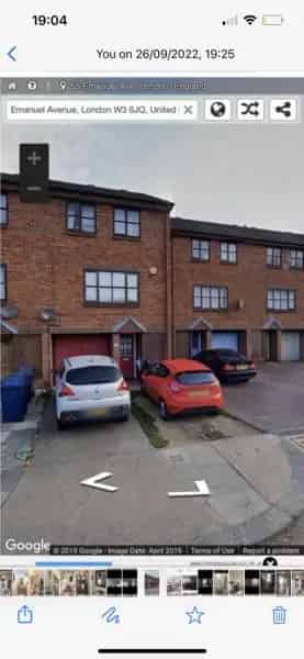 Large Townhouse with Garage and Drive