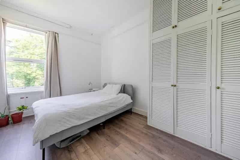 One Bedroom Period Flat near Lee Station