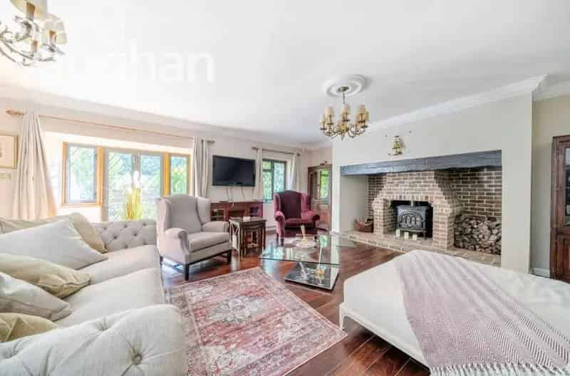 5 Bedroom Detached House For Rent