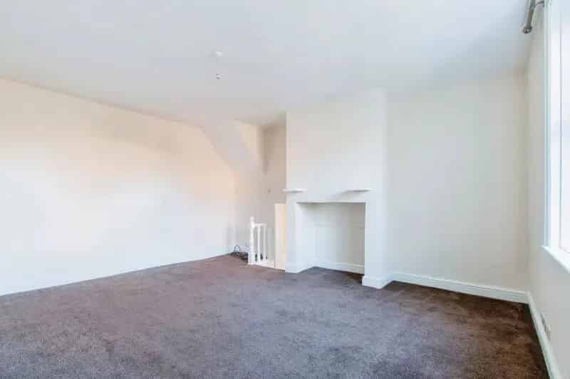 3 Bedroom Mid Terrace House for Rent Hartshead West Yorkshire