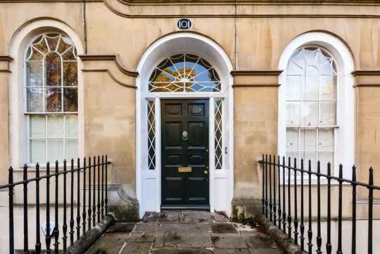 9 Bedroom Townhouse for Sale