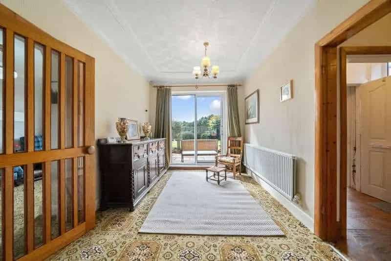 5 Bed Detached House For Sale