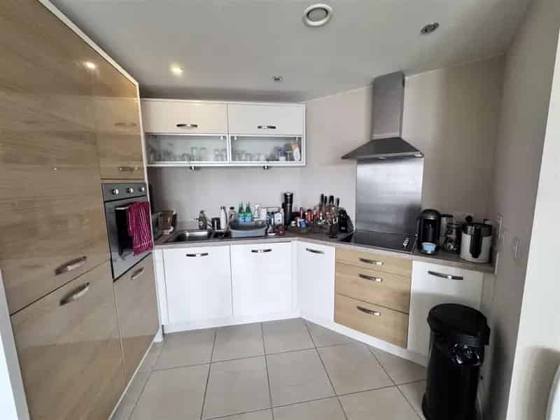 2 Bedroom Flat for Sale in Farnborough
