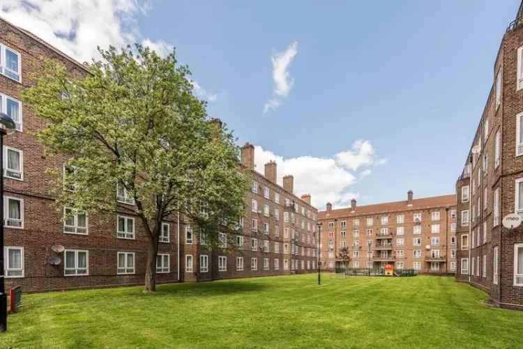 2 Bedroom Flat for Sale Near Vauxhall and Oval