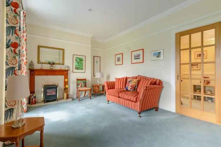 3 bedroom flat for sale