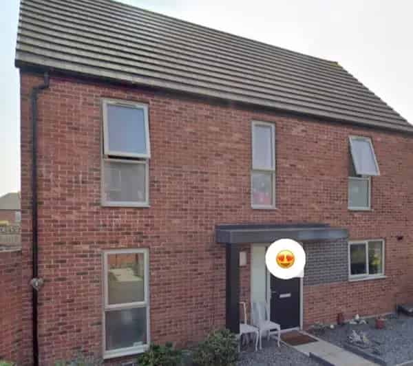 4 Bed Detached House with Parking