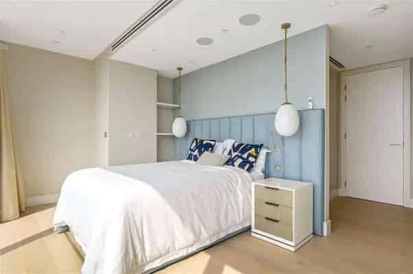 Breathtaking 3-Bedroom Apartment in Carrara Tower London
