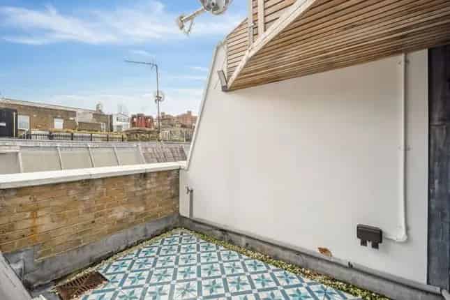 Chelsea Terraced House for Sale - 4 Storeys, Roof Terrace, Modern Design