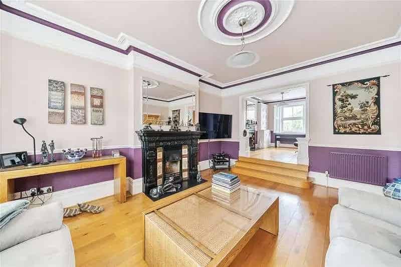 5 bed house for sale