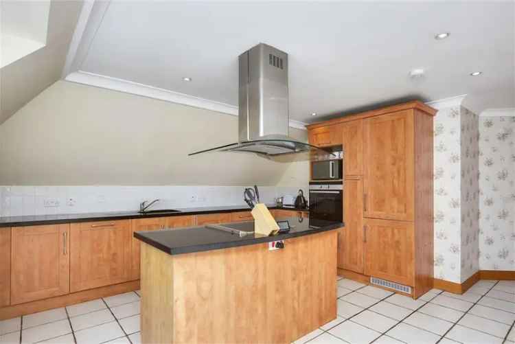 4 Bed Flat - Penthouse with 2 Reception Rooms