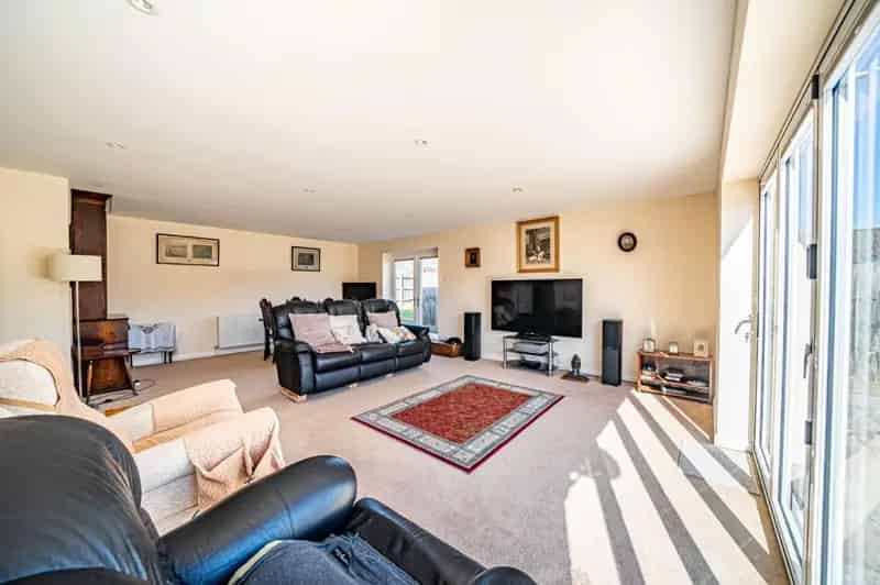 3 Bed Detached Bungalow for Sale in Oakley Hampshire