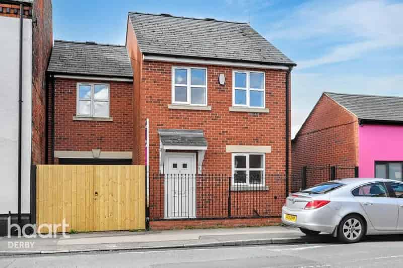 3 Bedroom Detached House for Sale Near Rolls Royce and Pride Park