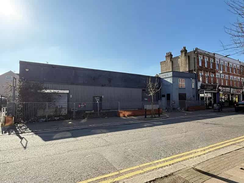 Warehouse Trade Counter Willesden NW London