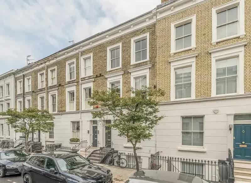 Spacious 2-Bedroom Maisonette Near Fulham Broadway