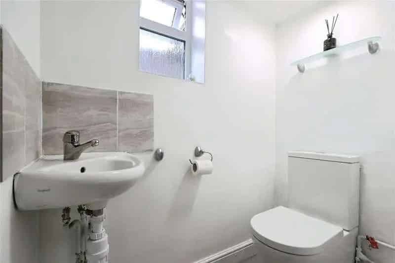 3 Bed Semi-Detached House For Sale Near Knaphill