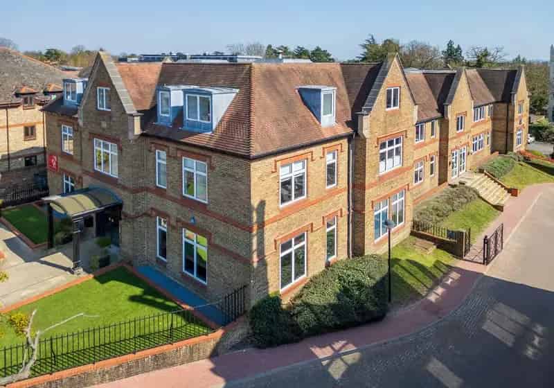 St Albans CAT A Offices Fully Fitted Plug and Play Excellent Car Parking